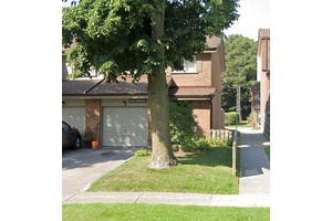 This great 4 Bedroom End Unit Townhome In located in Whitby.