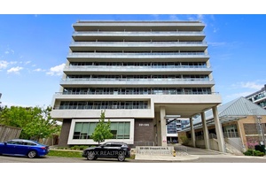 Welcome to 591 Sheppard Ave E, Unit 923 a bright and luxurious corner suite in prestigious Bayview Village !