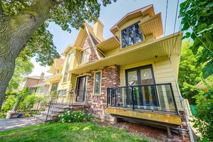 Stylish Luxury High Ceiling 3 1 Bdrms Detached Home ; 4 washrooms, Well Maintained ; Modern Kitchen With Granite Counter ; ; Spacious living room combined with dining room ; ...