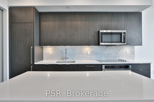 Welcome to this bright and spacious 2 bedroom condo penthouse in the heart of Toronto's Fort York neighbourhood.