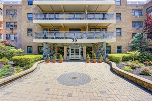Located on a lovely tree lined street, 25 Park Place The Dorset is a premiere, elevator building in the heart of Great Neck Plaza.
