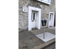 Mixed use building with potential for several professional options.
