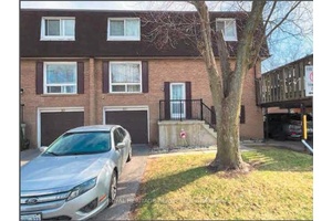 Beautiful well kept home in the highly sought after, quiet, family friendly neighbourhood of Eastdale.