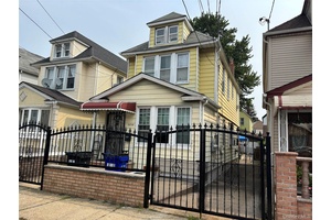 Detached 2 family with 1 bedroom in each unit.