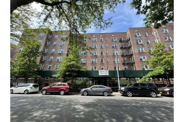 View of apartment building / complex