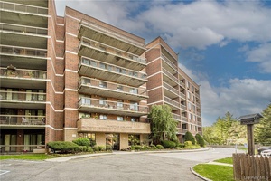 Fully Available ! This bright and sunny penthouse condo in the highly desirable Bronxville Glen North offers an exceptional living experience in a prime location.