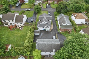 Two houses, three units for the price of one !