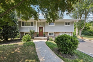 Beautiful and well maintained Hi Ranch home located on a quiet street in the heart of Valley Cottage.