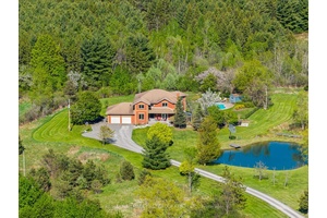 Private Paradise, Minutes from the City !