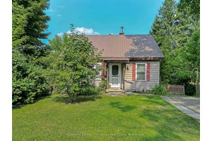 Welcome to this lovely 3 bedroom home, ideally located just minutes from downtown Huntsville.