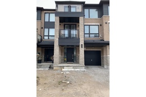 Newly Constructed Spacious 3 Storey Townhouse Located in desirable south east Barrie.