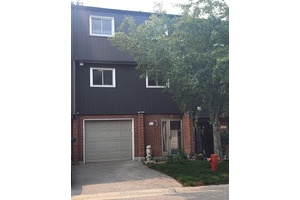 Bright and spacious 3 storey, 3 bedroom, 2 bath condo townhome perfect for first time buyers or small families !