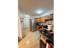 Large 2 Bedrooms and 2 Full Bathrooms Condominium Located in heart of Flushing.