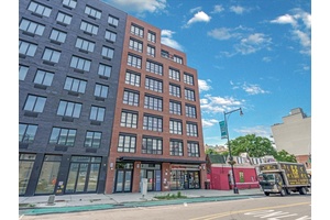 Indulge in sophisticated city living with this stunning one bedroom, one bathroom residence in the heart of Long Island City.