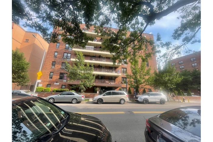 View of apartment building / complex