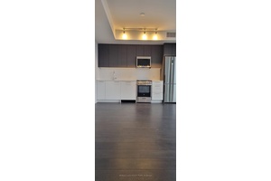 Gorgeous Luxury 1 Bed plus Den with 2 Full Bath Suite with Parking and Locker.