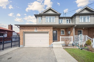 Charming End Unit Freehold Townhouse Minutes from Niagara Falls !