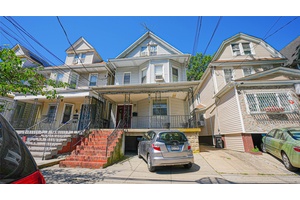 Welcome to 5214 92nd St a Prime Multi Family Investment Opportunity in Elmhurst, Queens Discover this well maintained multi family property located at 5214 92nd Street, Elmhurst, NY 11373.