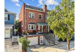 Welcome to 2940 Dudley Avenue, a well maintained 3 bedroom, 2.