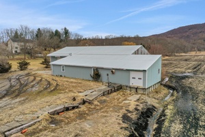 Back on the market ! ! Excellent opportunity located at 350 Newport Bridge Rd in Warwick, NY, this 15.