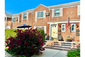 Welcome home to this meticulous G model unit in Glen Oaks Village !
