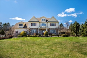 Welcome to this stunning 4 bedroom, 2.
