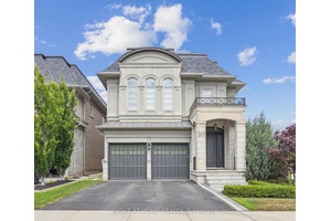 Welcome to The Royal Oakville Club, a prestigious enclave in Old Oakville.