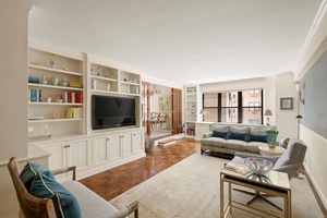 Bright amp ; Spacious Convertible 2 Bedroom at Marlo Towers !