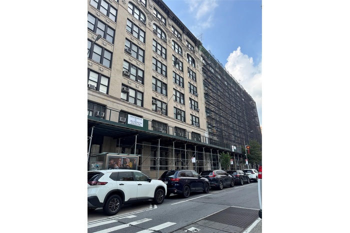View of apartment building / complex