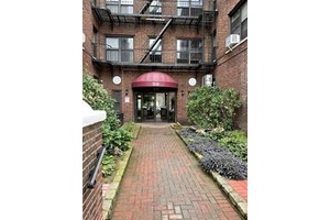 Nestled in the heart of Forest Hills, this well maintained, one bedroom, one full bathroom condo has a southeast exposure in a very convenient area on Austin Street !