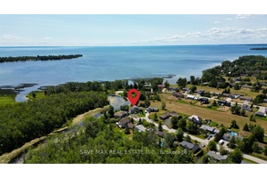 Experience luxurious Waterfront Living in this stunning custom engineered Viceroy home located in the prestigious Valharbour Estates on Lake Simcoe.