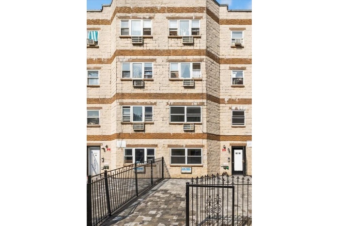 View of apartment building / complex