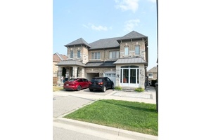 Welcome to Berczy Luxury Semi Detached Townhome, close to 2, 300 SF with 5 Bedrooms, 4 Washrooms, Master Bedroom amp ; 2nd Master Bedroom 2 Ensuites on 2nd Floor.