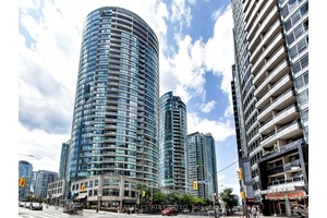 Light filled 2 bed den situated on the exclusive PH levels with fewer suites per floor !
