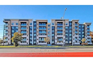 Sweetlife 1 bed Den Condo unit, The Den can be converted into an Office Study or 2nd bedroom, including a huge closet !