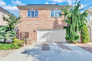 Beautiful hi Ranch style home boasting brick construction, beautiful pavers, exceptional hardwood flooring, entertainer s kitchen with center island and stainless steel appliances, updated bathrooms and views of the bridge ...
