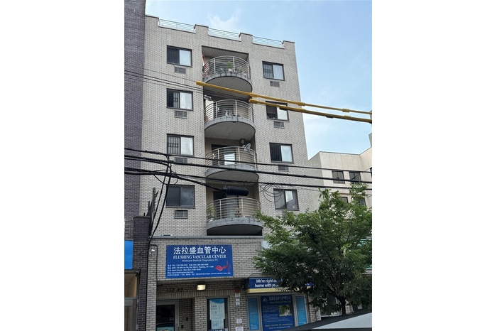 View of apartment building / complex