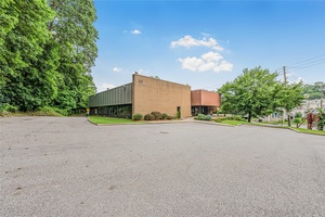 99 Fieldstone Drive is a distinguished 15, 650sqft, single story medical office building situated on a 0.