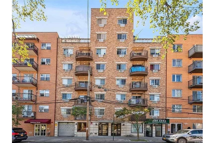 View of apartment building / complex