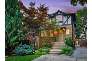 You'll absolutely LOVE this beauty, located in the desirable Cricket Club neighbourhood of North Toronto !