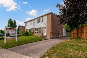 Charming Semi Detached in Prime Scarborough Location !