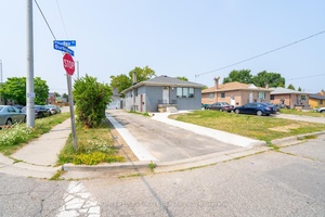 Location ! Location ! Fully renovated house situated in the prime location of Malton.