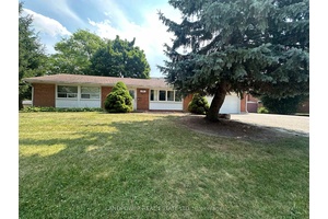 Located In The Prestigious Mill Pond Area, With Peaceful Walks In The Naturally Beautiful Neighbourhood Along The Pond, Walking Distance To School, Trail, Park, Library, Public Transit, Mackenzie Heath Centre, ...