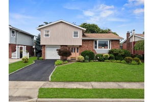 Waterfront 4 Bedroom Split Level Home on Canal in Rockaway Welcome to 48 Oxford East, a beautifully maintained 4 bedroom, 2.