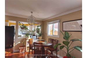 You Are Welcome By This Bright And Beautiful Home !