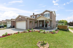 Welcome to this stunning 4 2 bedroom, 4 bath approx 2000 sq ft corner lot beauty in sought after Fletchers Creek South.