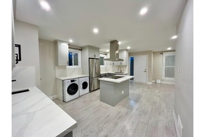 Great Location In Newmarket.