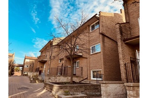 Wonderful 3 Bedroom Condo Townhome In Beautiful Scarborough Village !