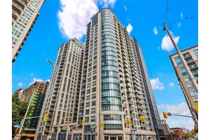 This bright and modern studio apartment in the heart of downtown Ottawa has just been freshly painted, offering a clean and inviting space with a move in ready finish.