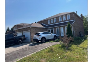 Convenience location situated at the in a family friendly neighborhood at the boundary of Markham amp ; Scarborough area !
